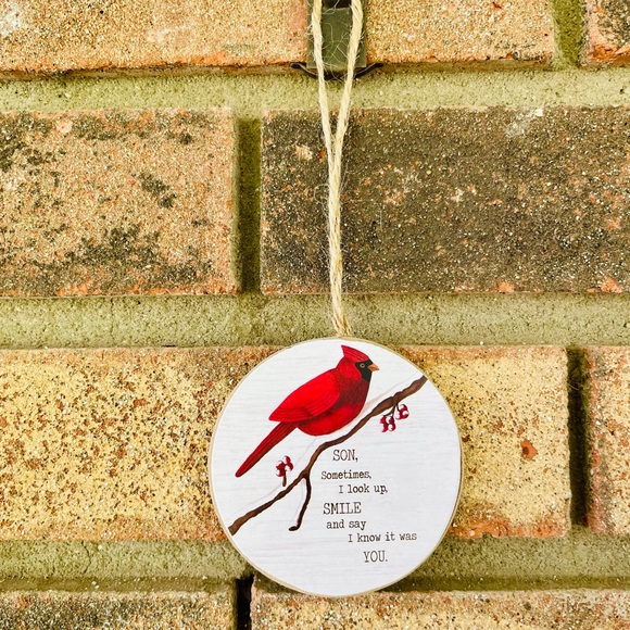 *Son Round Cardinal Ornament - Picture 3 of 12